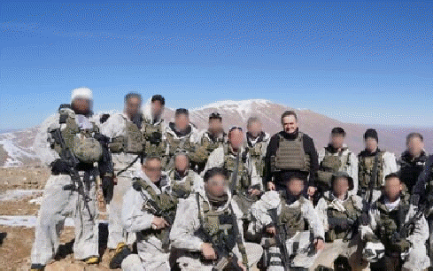 El ministro de Defensa, Israel Katz, se reúne con tropas de la Unidad Alpinista en la cima del Monte Hermón, Siria, el 28 de enero de 2025. (Ariel Hermoni/Ministerio de Defensa) El ministro de Defensa, Israel Katz, se reúne con tropas de la Unidad Alpinista en la cima del Monte Hermón, Siria, el 28 de enero de 2025. (Ariel Hermoni/Ministerio de Defensa)